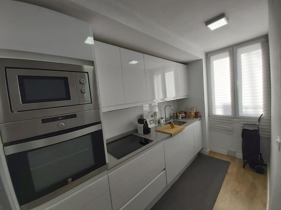 Luminoso Apartamento En El Centro, Con Mucho Arte Севілья Екстер'єр фото