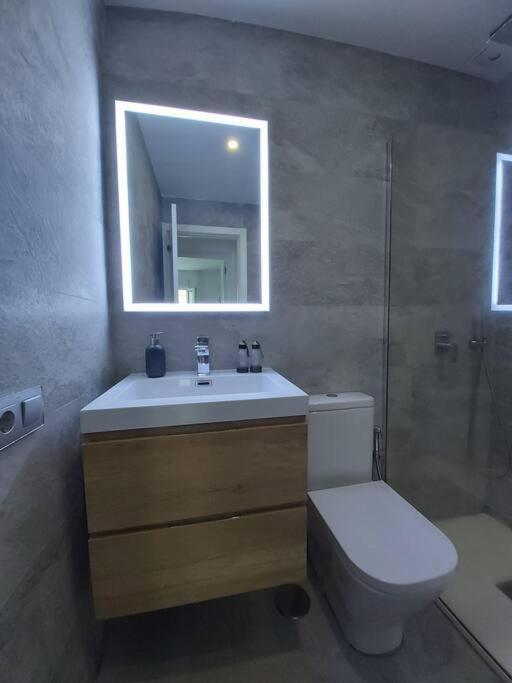 Luminoso Apartamento En El Centro, Con Mucho Arte Севілья Екстер'єр фото
